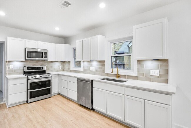 Foto del edificio - 1967 Browns Mill Rd SE