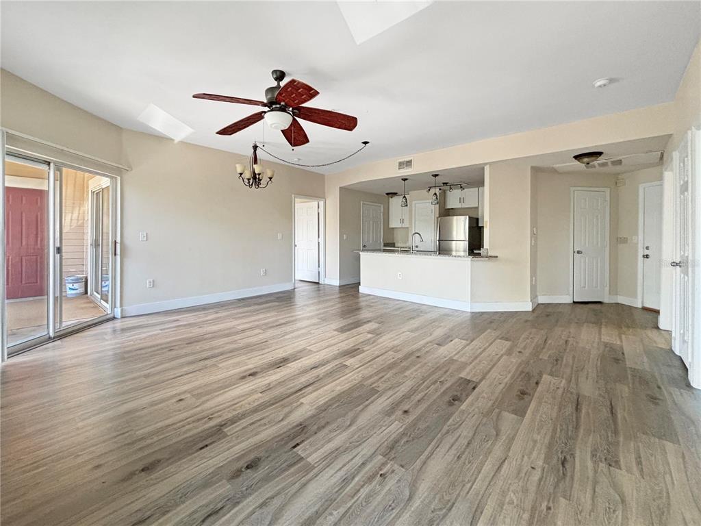 Primary Photo - 2025 Erving Cir