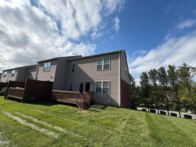 Foto del edificio - 630 Oak Tree Blvd NW