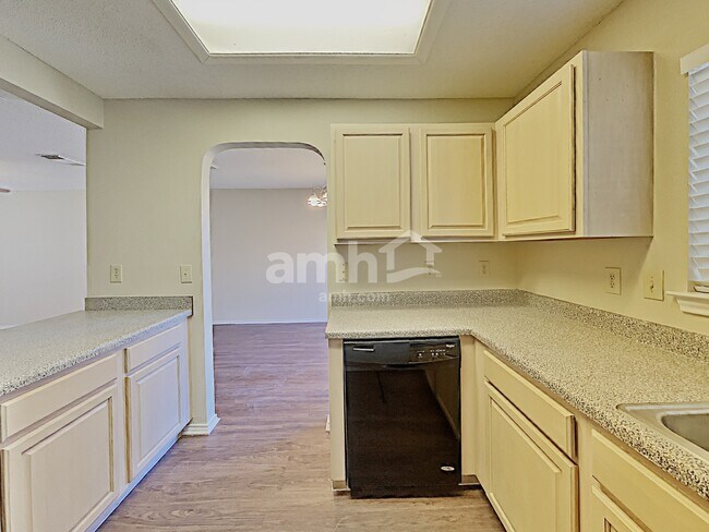 Foto del edificio - 7803 Gideon Rock
