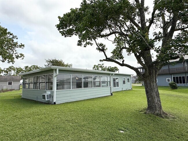 Foto del edificio - 307 Veselka Rd