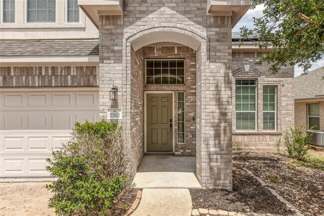Building Photo - 2702 Tumbling River Dr