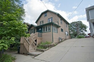 Building Photo - 135 Division St