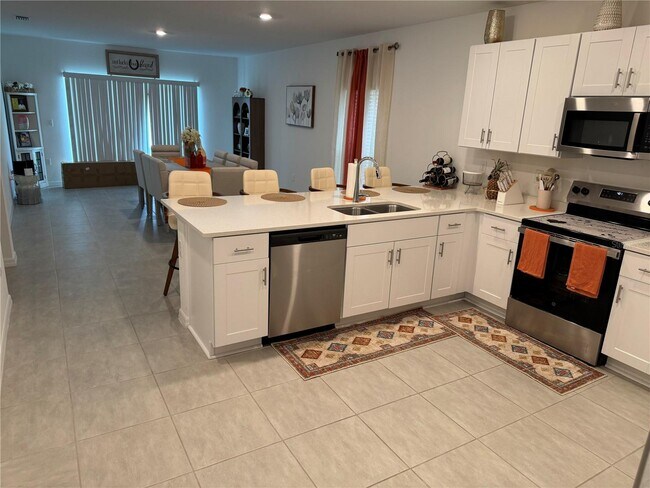 Foto del edificio - 1951 Rosewood Cir