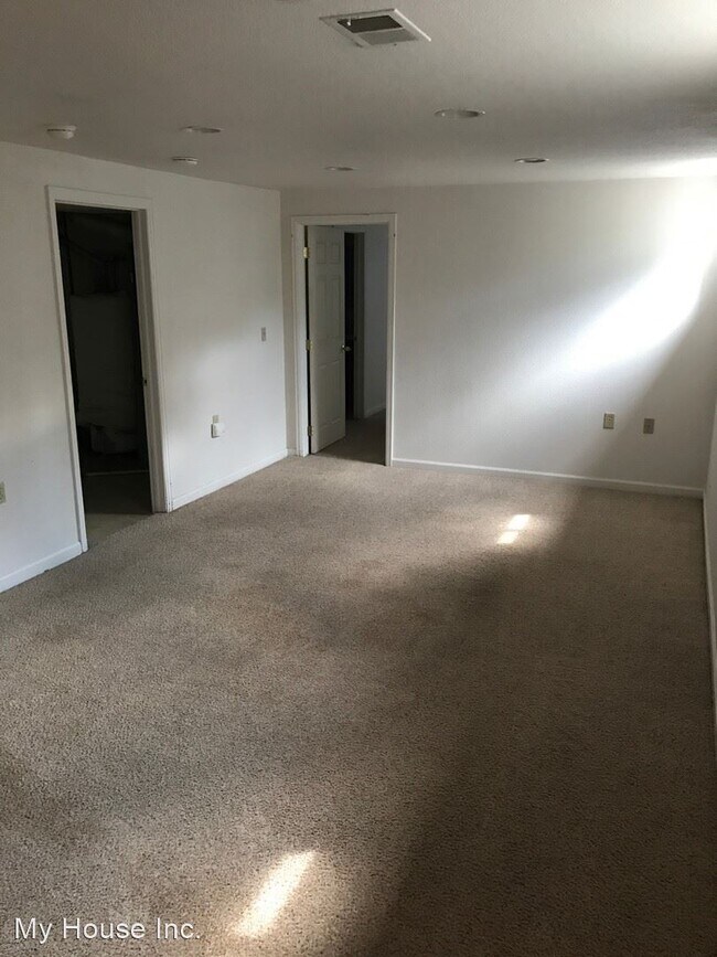 Building Photo - 4 br, 2 bath House - 1300 Ponderosa Drive