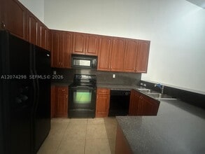 Building Photo - 3372 NE 11th Dr