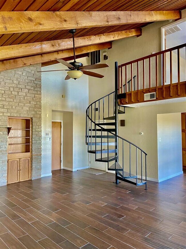 Foto del edificio - 905 Lago Vista Dr