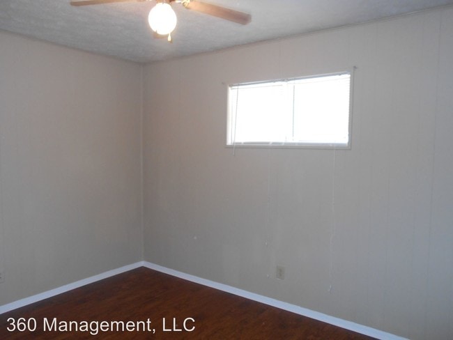 Building Photo - 556 N Ross St