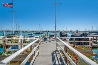 Building Photo - 533 Via Lido Soud