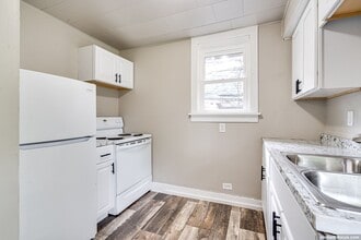 Building Photo - 579 Mt Vernon St