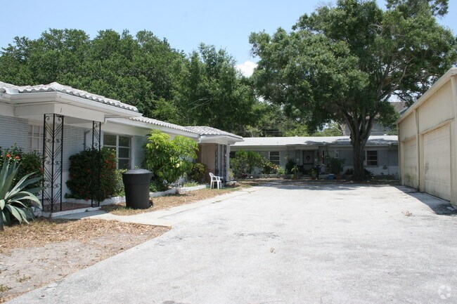 Building Photo - 405 S Meteor Ave