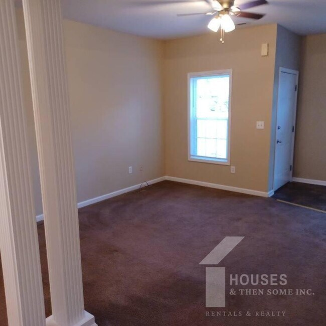 Building Photo - 114 Huntress Dr.
