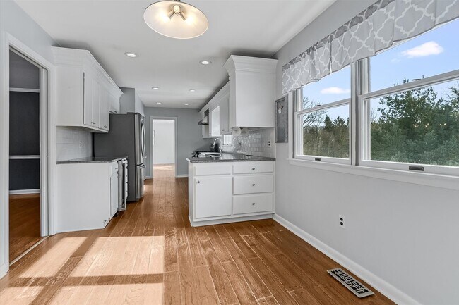 Building Photo - 168 Mendham Rd