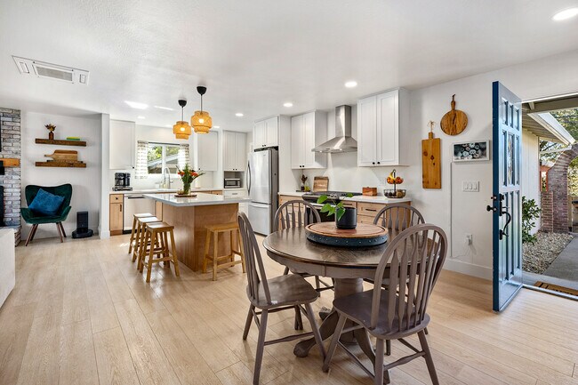 Foto del edificio - 199 Bailhache Ave