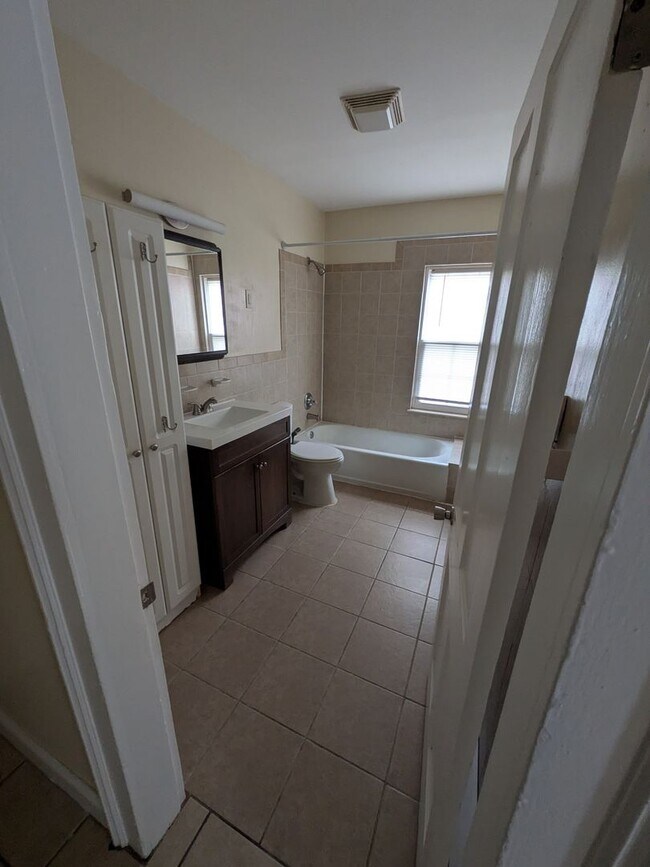 Building Photo - 1518 Jackson St