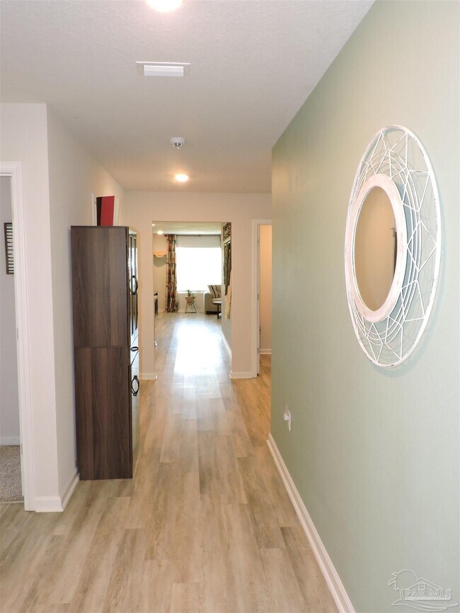 Foto del edificio - 5903 Laurel Oak Dr