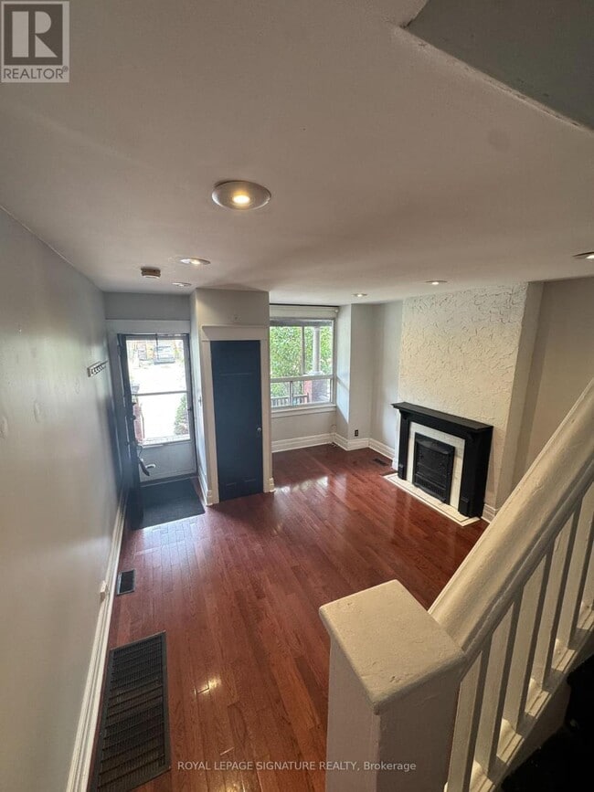 Building Photo - 920 Woodbine Ave