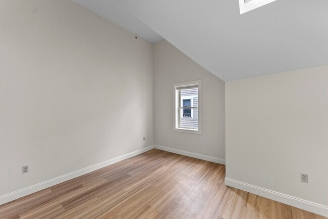 Foto del edificio - 125 W 7th St