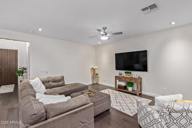 Foto del edificio - 18557 N 94th St