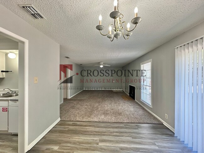 Building Photo - Coming Soon! 2 bed 2 bath Apartment in South Tyler!
