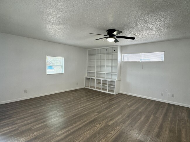 Building Photo - 650 S 22nd St