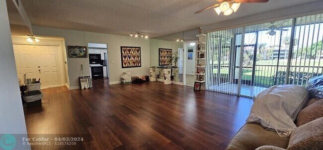Building Photo - 7597 Cinebar Dr