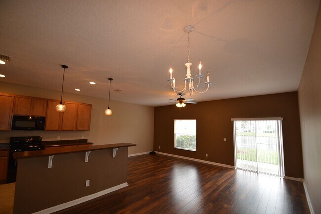 Building Photo - 2570 REVOLUTION STREET, UNIT 101