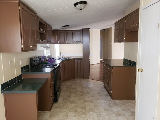 Building Photo - 146 E Caroline St