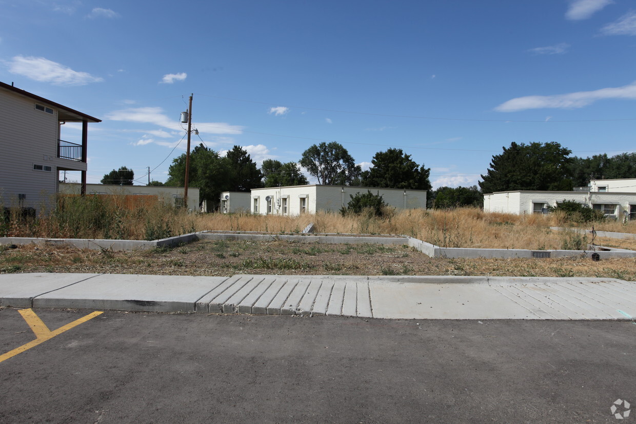 Primary Photo - N 18th St E