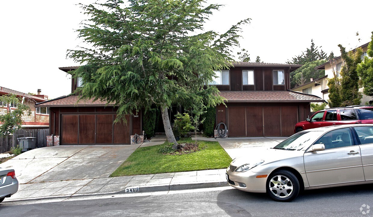 Building Photo - 3458 Glendora Dr