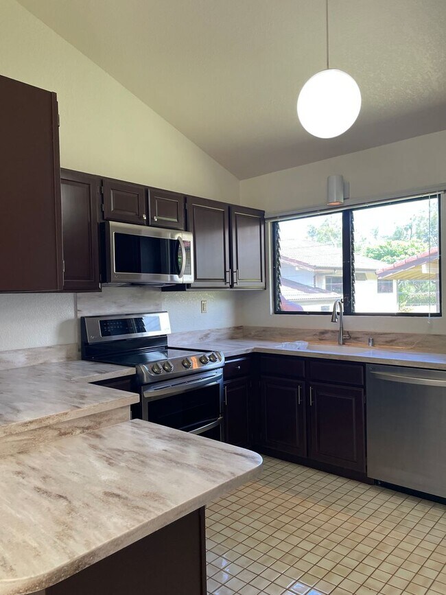 Building Photo - Sparkling, Mountaintop House in Gated Community w/Ocean View