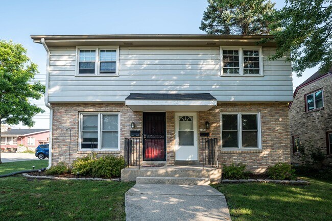 Building Photo - 4956 W Midland Dr