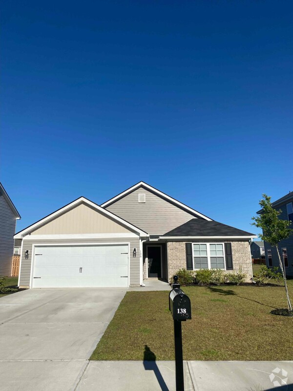 Savannah Highlands Apartments for Rent with a Garage Pooler, GA 2 Rentals