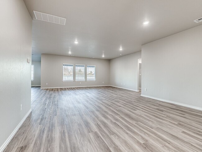 Foto del edificio - Beautiful brand new home + Deer Creek Scho...