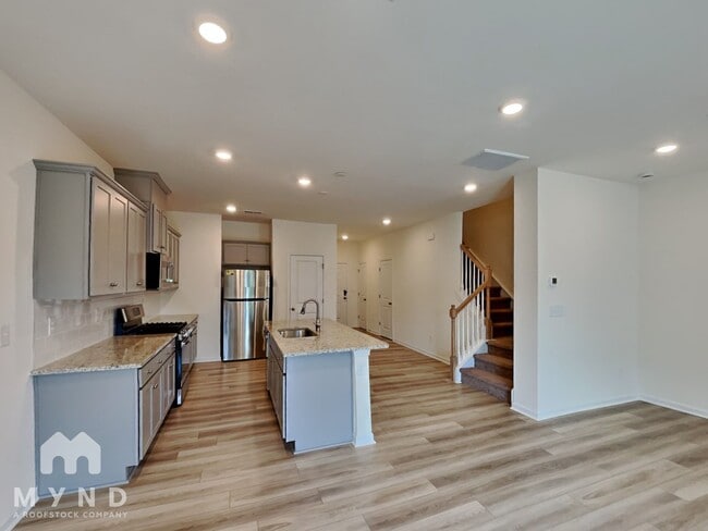 Building Photo - 5213 Maynard Hl Dr