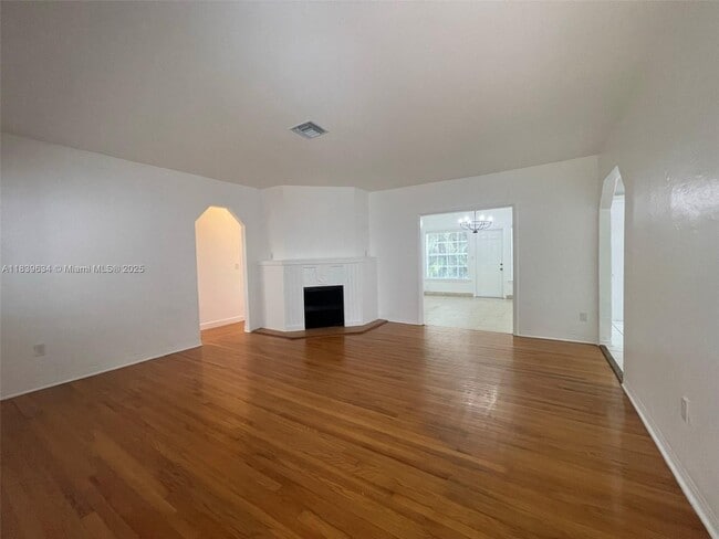 Building Photo - 845 Lorca St