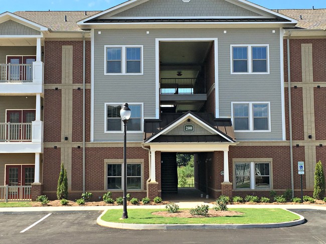 Patios & Balconies - Flint River Apartments