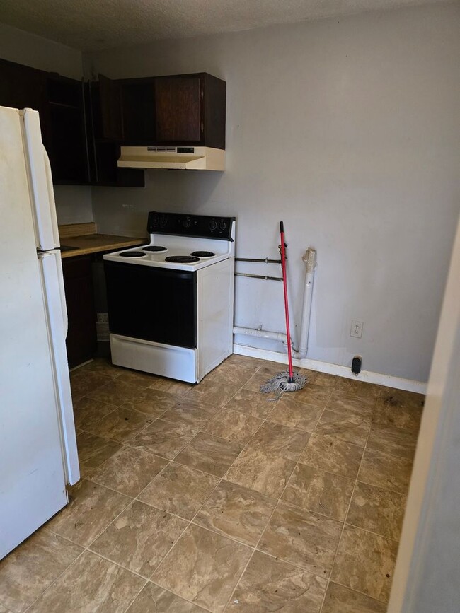 Building Photo - Knoxville 37917 - 1 bedroom apartment - Co...