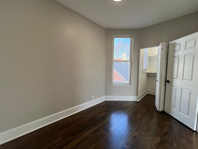 Foto del edificio - 2249 W Cermak Rd