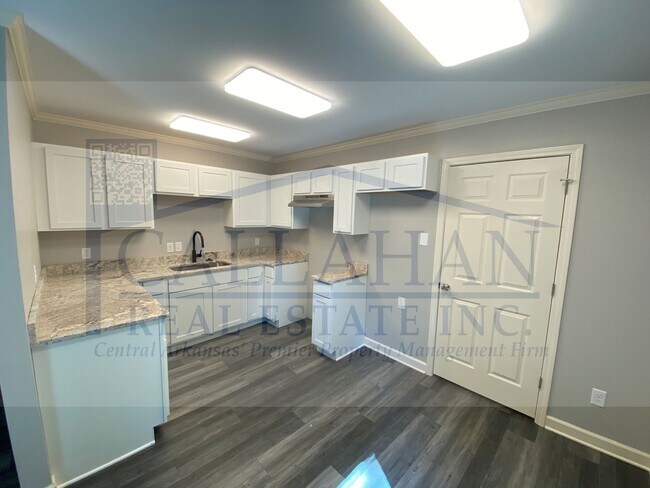 Building Photo - 701 W 35th St