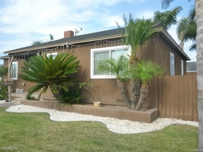 Foto del edificio - 3 br, 2 bath House - 2434 W 166th St