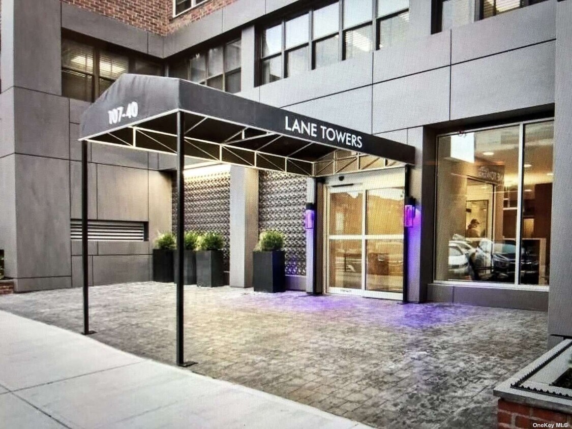 Foto principal - 107-40 Queens Blvd
