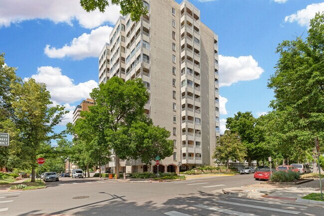 Foto del edificio - 1200 N Humboldt St