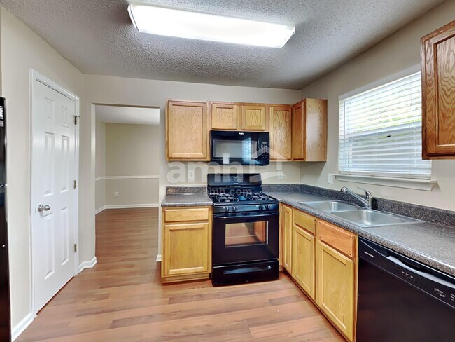 Building Photo - 551 Rosalind Terrace