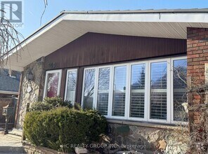 Building Photo - 500 Huntingwood Dr