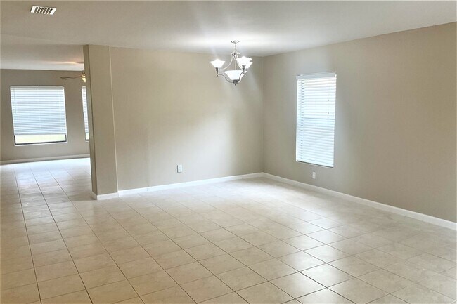Building Photo - 4355 Millicent Cir