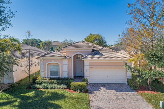 Building Photo - 5613 Sun Pointe Dr