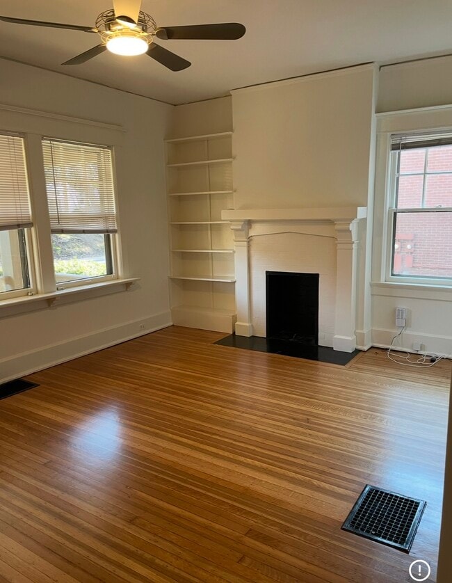 Building Photo - 2167 Sherwood Ave