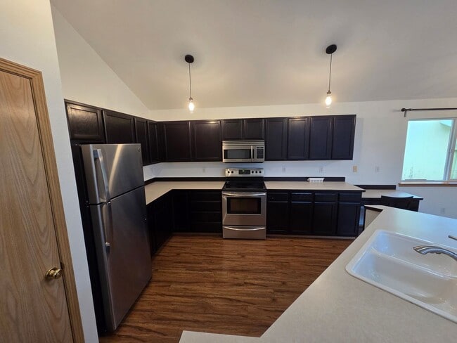 Foto del edificio - Updated 3-bed, 2-bath rambler in the desirable Lord’s Lake community