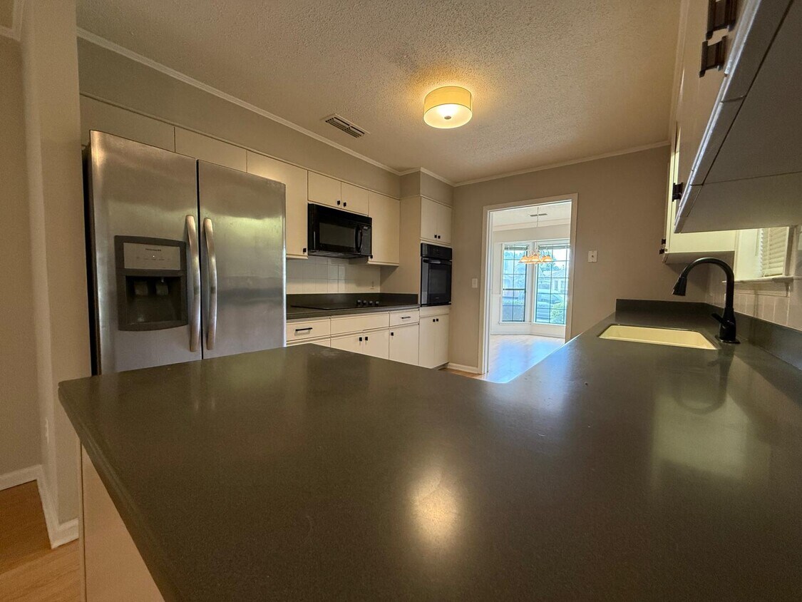 Foto principal - 3916 Elm Ave